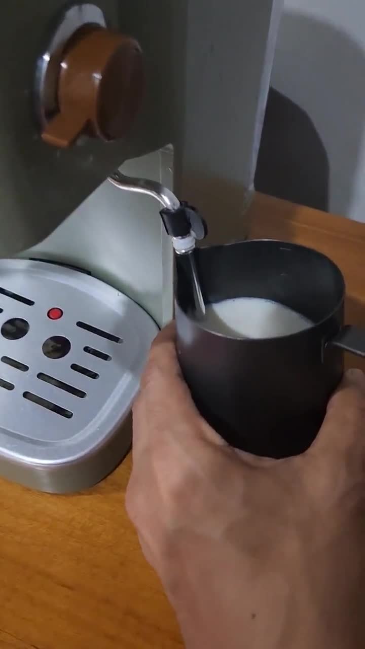 Foto langkah ke 2 dari resep Coffee Latte.
