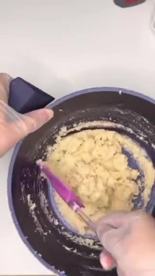صورة لخطوة 4 من وصفة اقراص جوز الهند 🥥