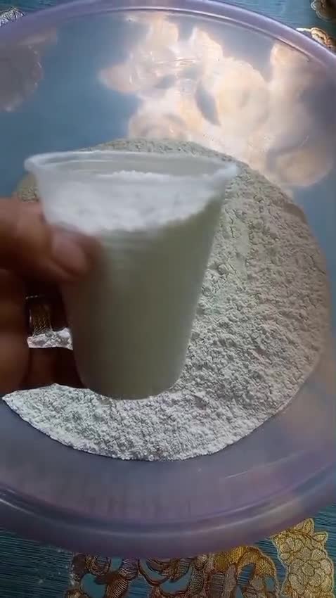 صورة لخطوة 1 من وصفة معجنات بالفرن (خلية النحل) 🐝