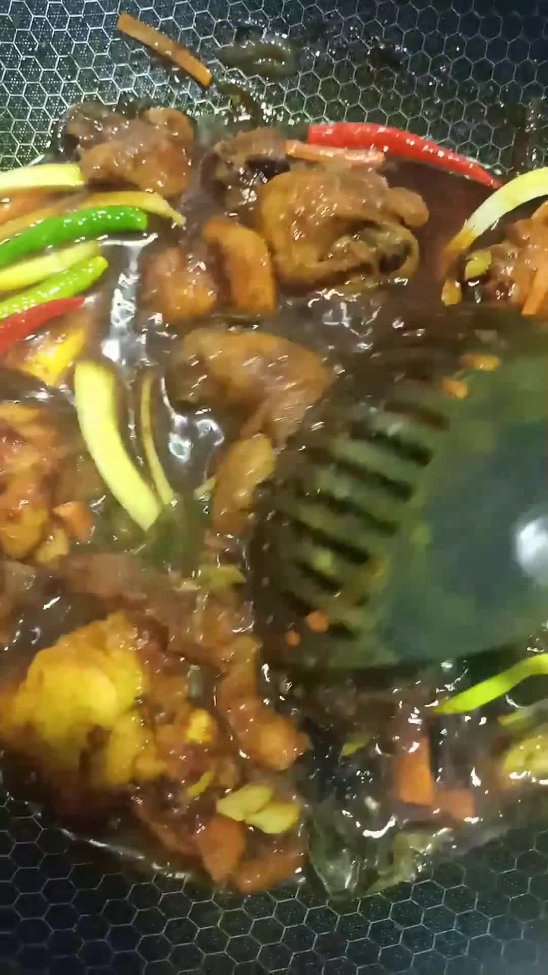 Gambar langkah 6 resipi Ayam Kari Kicap.