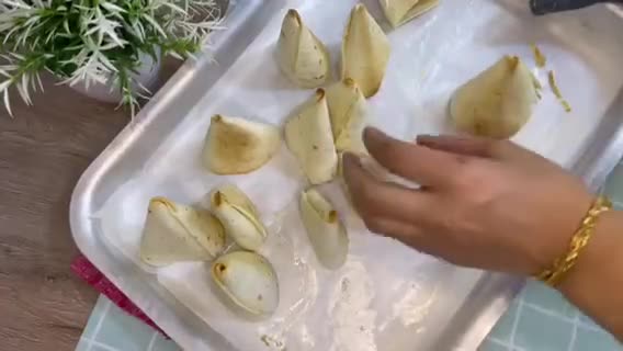 صورة لخطوة 3 من وصفة اقماع شاورما اللحم