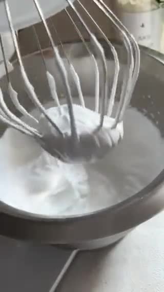Foto langkah ke 5 dari resep Cake Potong.