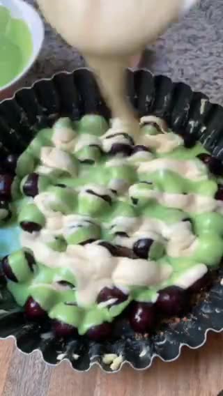 Une image de l'étape 6 de 🪻Cherry 🍒cake🍰la cerise 🍒en fête 🎂.