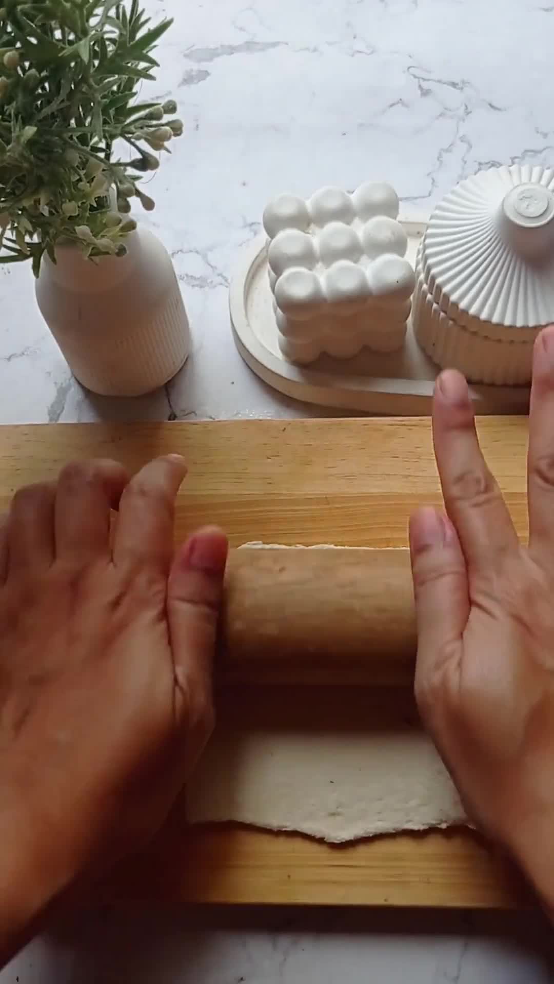 Foto langkah ke 4 dari resep Sushi Roll Roti Tawar.