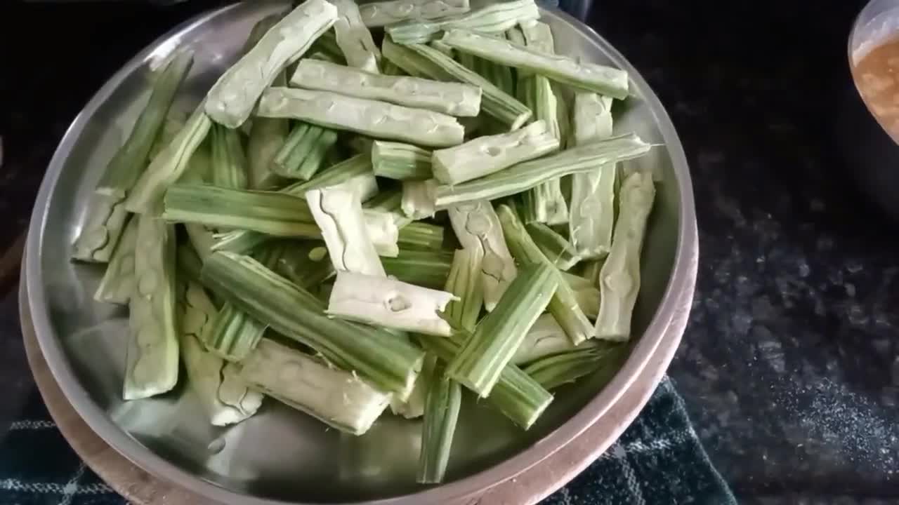 बेसन सहजन की सब्जी (besansahjan ki sabji) रेसिपी चरण 2 फोटो
