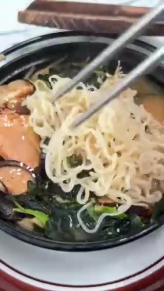 Foto langkah ke 4 dari resep Miso Soup Head Salmon\Miso Sup Kepala Salmon ala Jepang (nikmat).