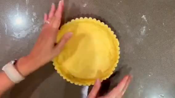 A picture of step 5 of Raspberry Tart.