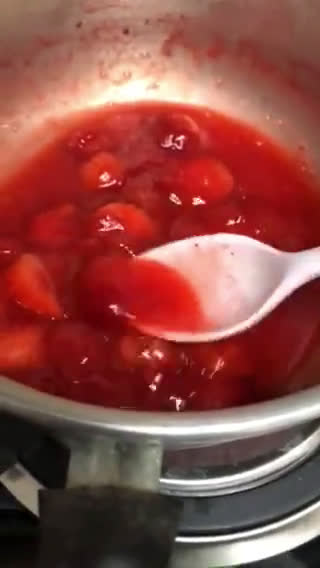 Foto langkah ke 6 dari resep Strawberry CHEESECAKE 🍓🧀 🎂.