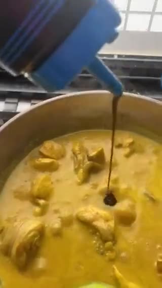 Foto langkah ke 4 dari resep Ayam Kalio Soya Milk (Susu Kedelai).