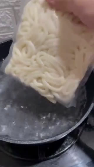 Foto langkah ke 4 dari resep Ramen Lokal Viral.