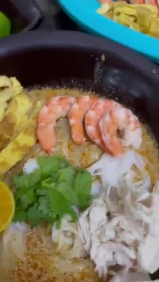 Gambar langkah 7 resipi Laksa Sarawak.