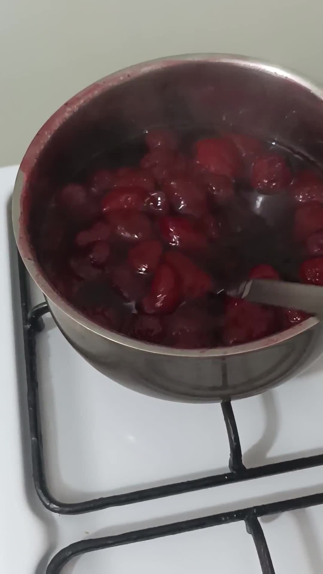 صورة لخطوة 4 من وصفة معجون الفراولة 🍓😋👍👌♥️🤩
