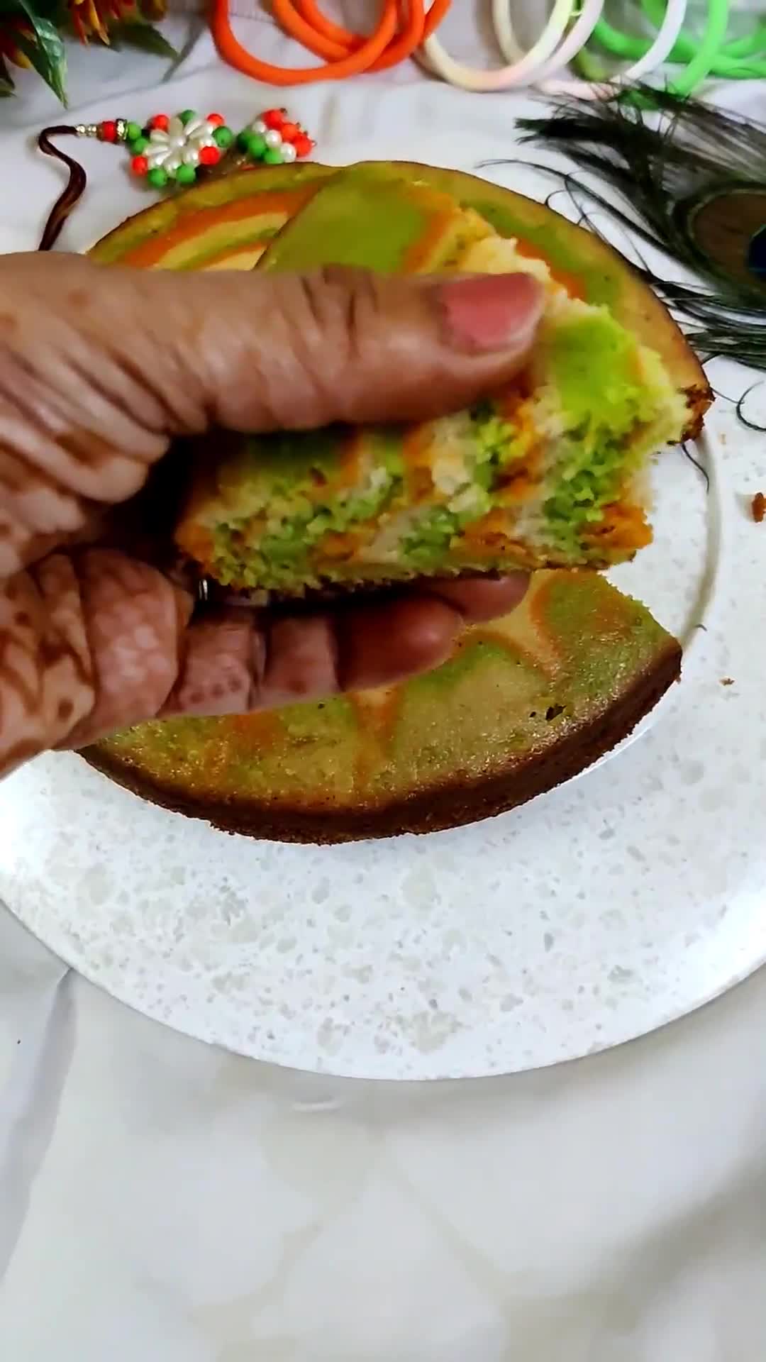 ट्राई कलर वनीला केक (tri colour vanilla cake recipe in Hindi) रेसिपी चरण 7 फोटो