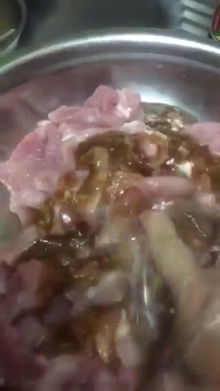 รูปขั้นตอนการทำที่ 7 ของ หมูหมักคั่วน้ำมัน