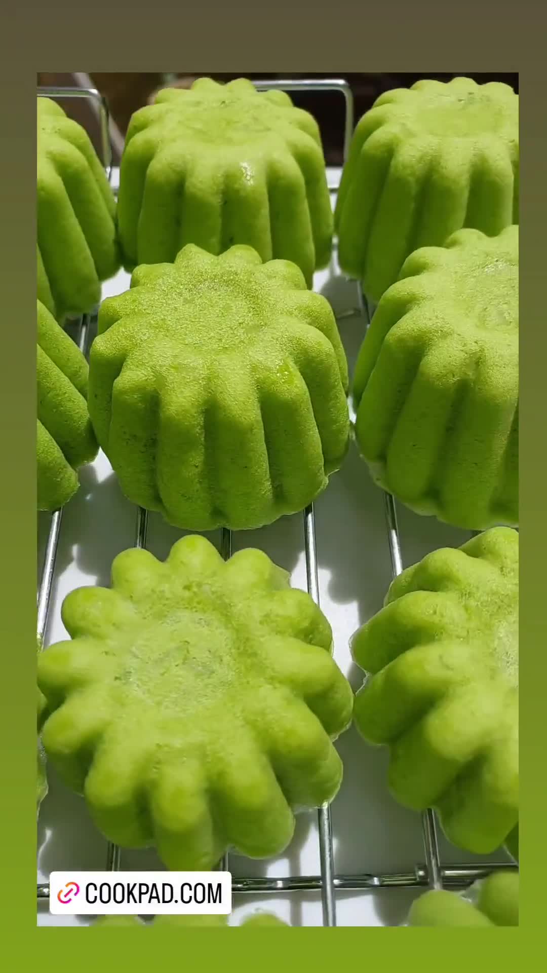Foto langkah ke 3 dari resep Bolu kukus Putih Telur.
