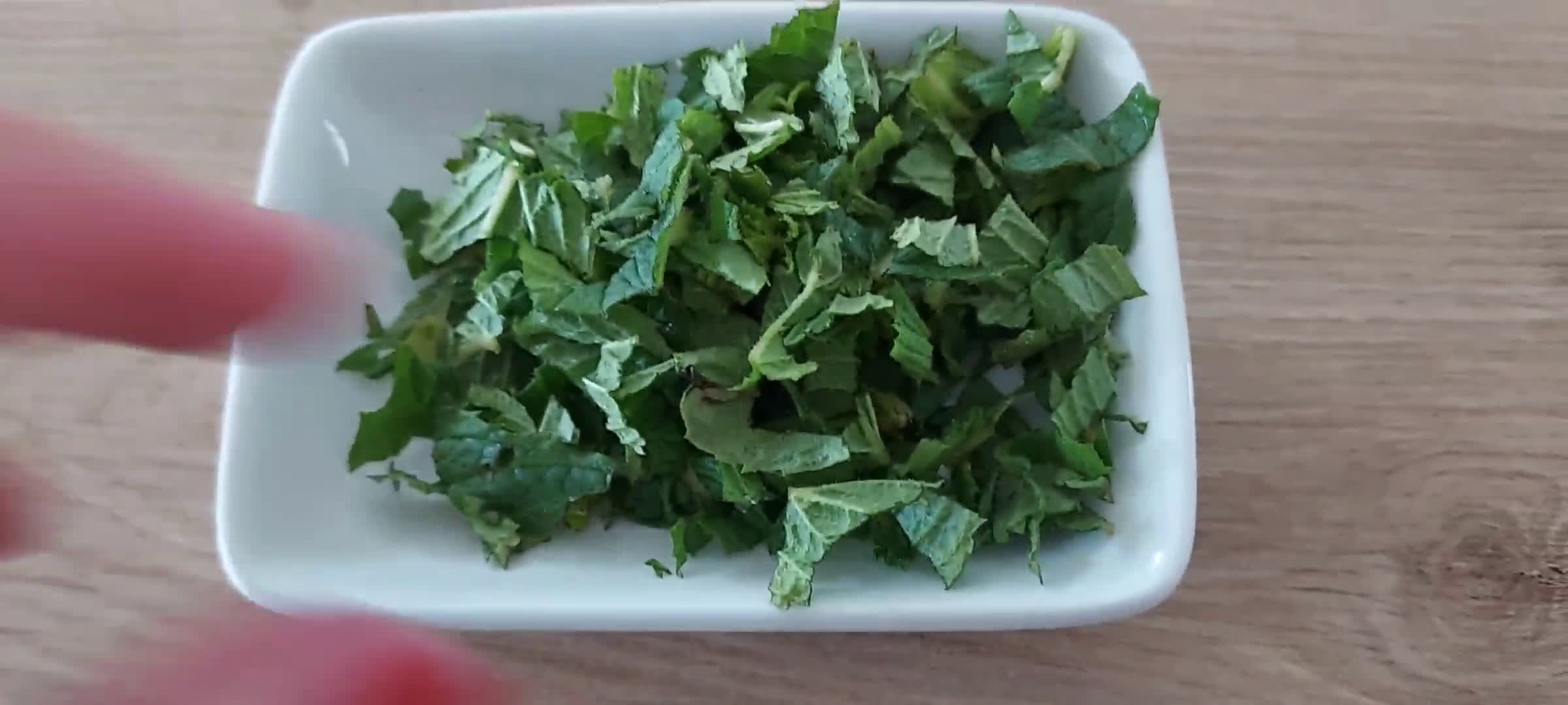 Une image de l'étape 1 de Samoussas Chèvre miel menthe.