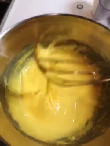 A picture of step 2 of Tiramisu.