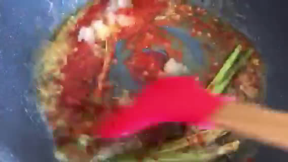 Gambar langkah 1 resipi Daging Tumis Tomyam.