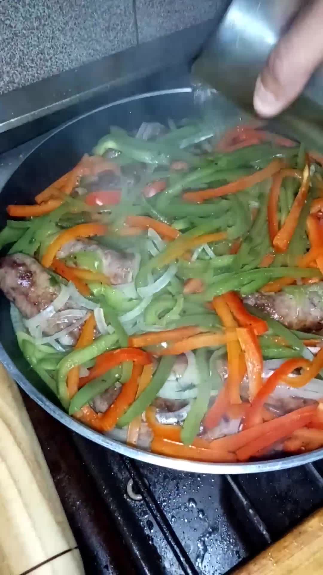 Foto del paso 7 de la receta: Chorizo a la pomarola