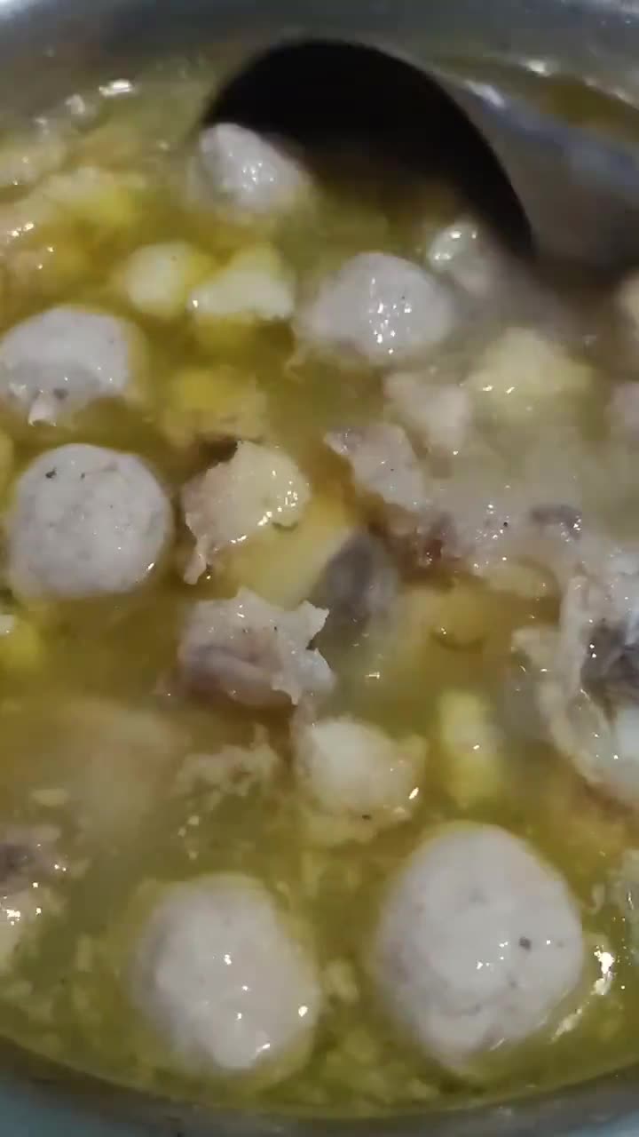 Foto langkah ke 4 dari resep Kuah Bakso Damuza.