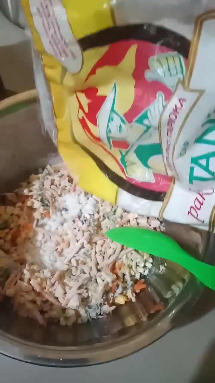 Foto langkah ke 4 dari resep Bakwan Jagung Wortel.