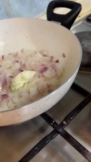 صورة لخطوة 2 من وصفة دجاج بالكريمه الحامضه(الساور كريم)
