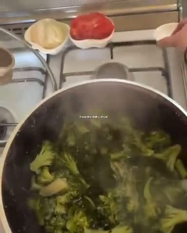 صورة لخطوة 1 من وصفة بروكلي بالجبن (اكله كيتو دايت)