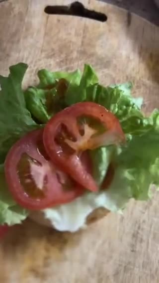 Gambar langkah 5 resipi Burger Ayam Krispi.