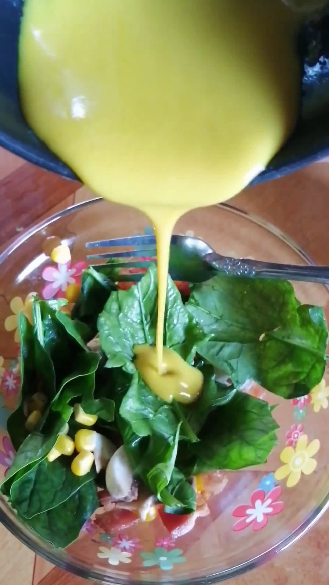 Foto del paso 5 de la receta: Ensalada de espinacas con tocino