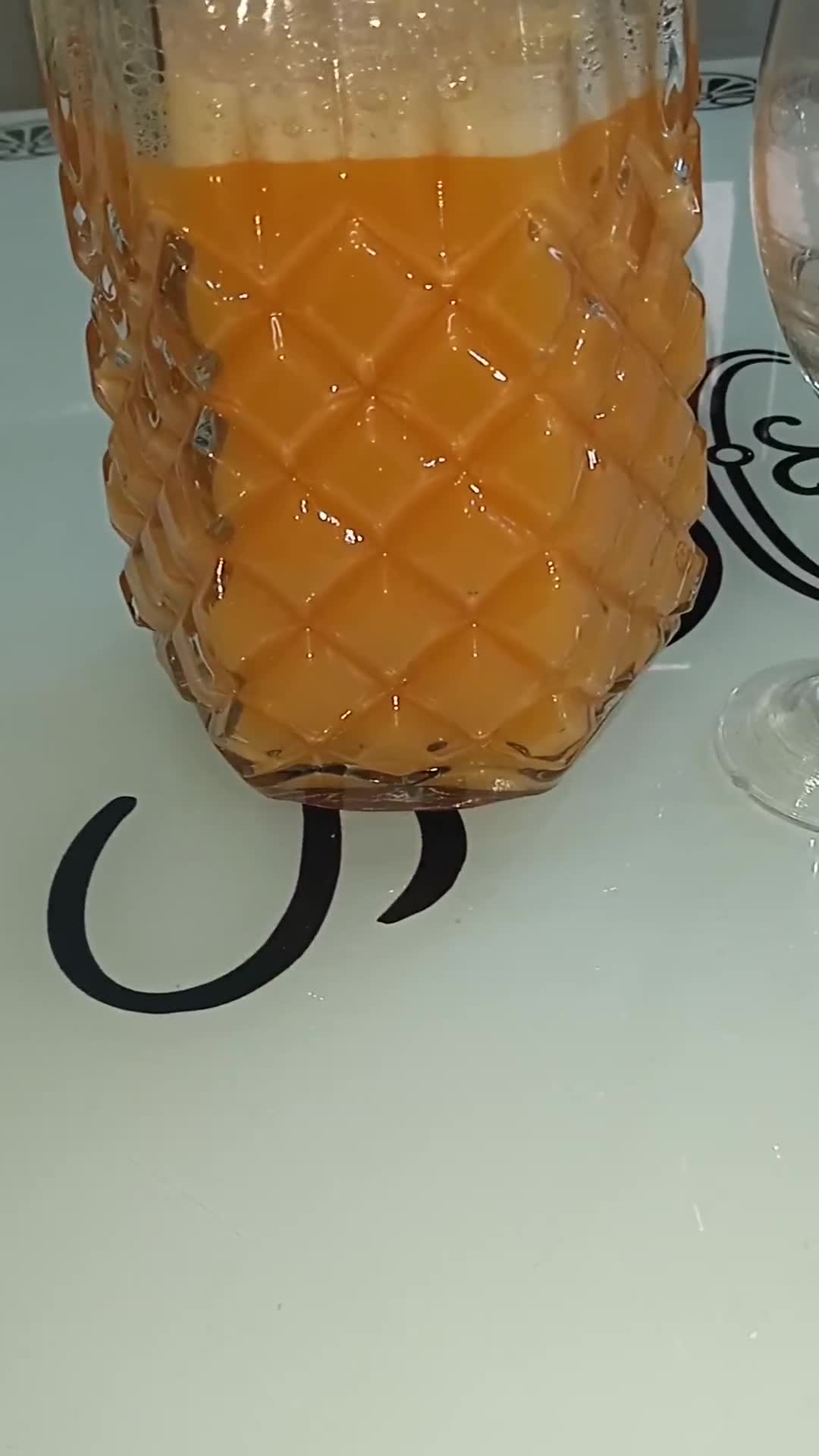 Une image de l'étape 4 de Jus détox : mandarine 🍊/ carotte 🥕/ citron 🍋/ gingembre et miel 🍯.