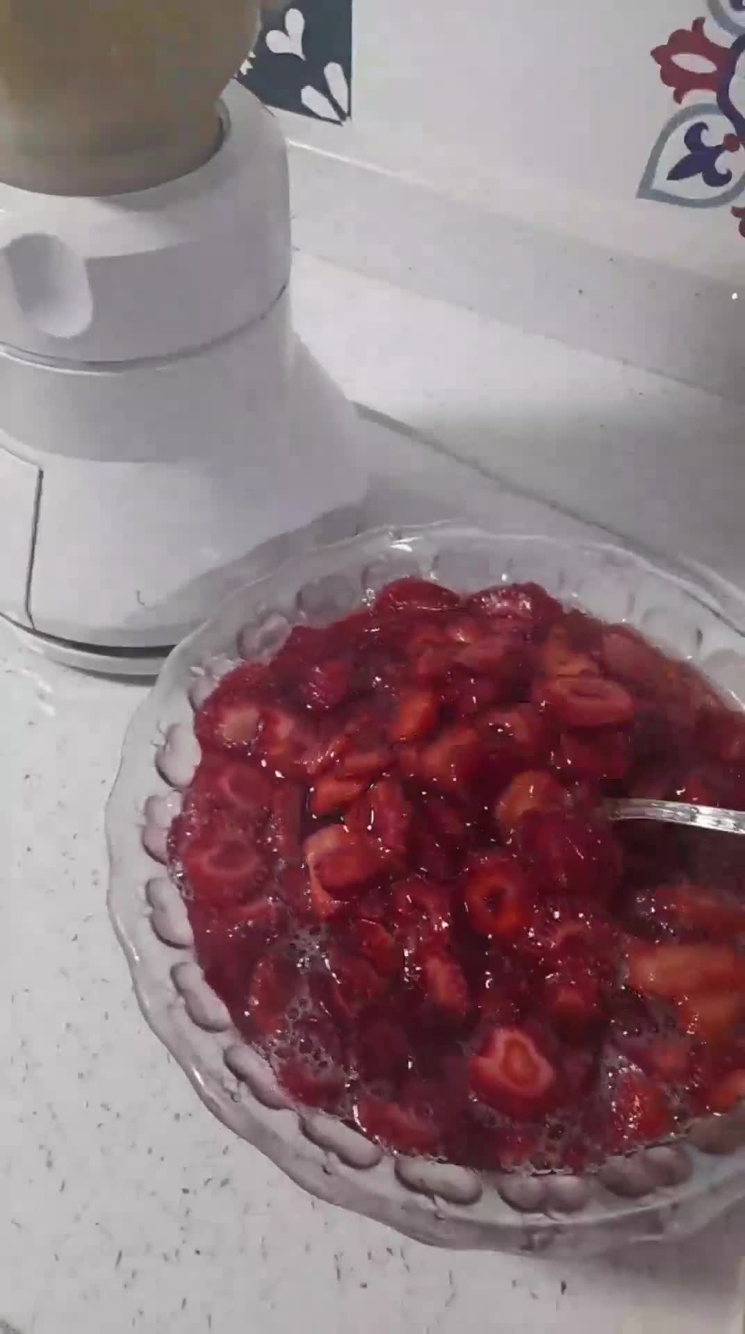 Foto del paso 3 de la receta: Postre de frutillas 🍓