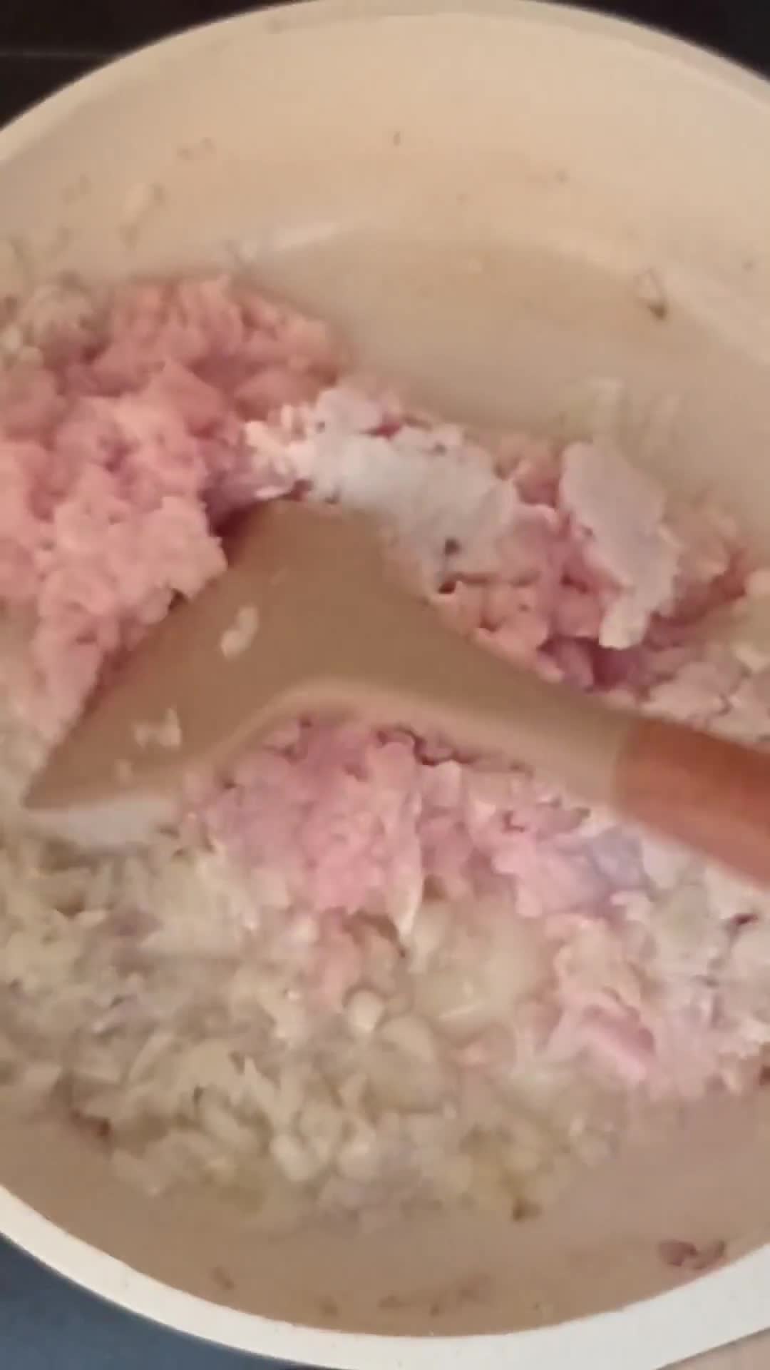 Foto langkah ke 3 dari resep Isian Ayam Untuk Roti & Bakpao.
