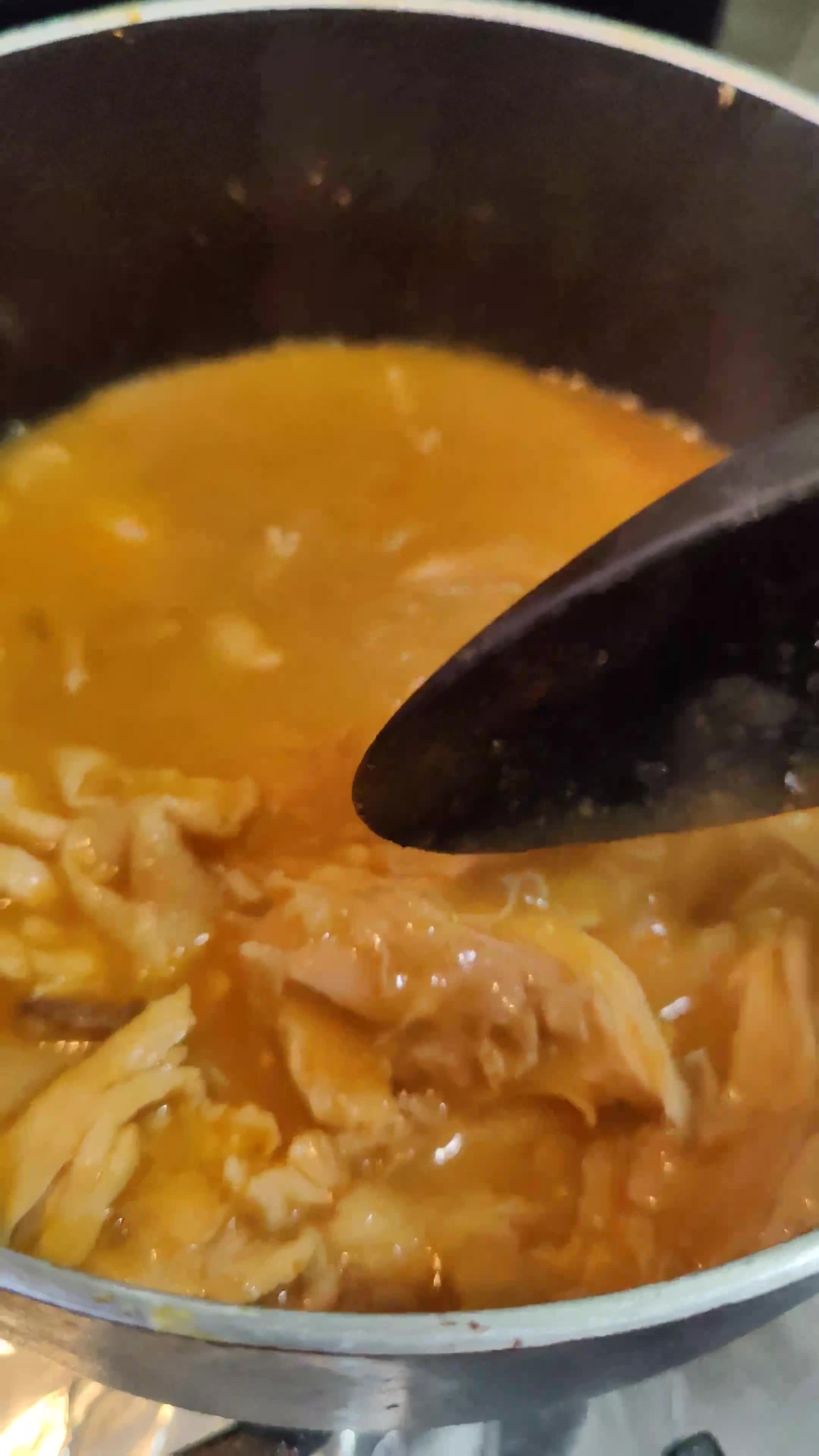 Foto del paso 4 de la receta: Tamales de pollo salvadoreños 🇸🇻