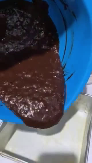 Foto langkah ke 3 dari resep Banana Cake Chocolate.