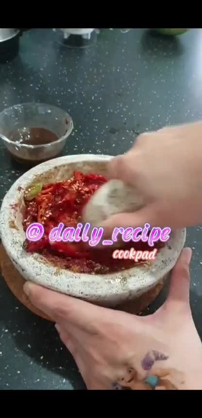Foto langkah ke 4 dari resep Rujak Kangkung.