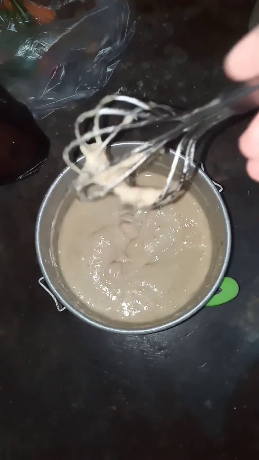 Foto langkah ke 6 dari resep Bolu Pisang Cokelat Eggless.