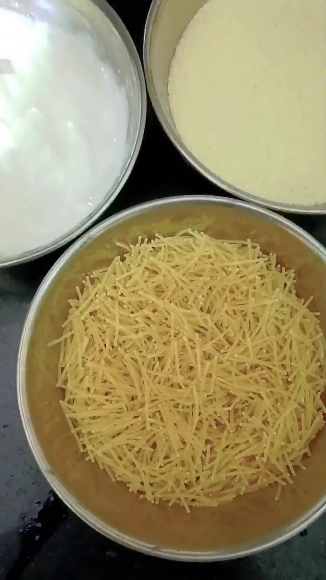 बैम्बिनो सेवई इडली (Bambino sevai Idli recipe in Hindi) रेसिपी चरण 1 फोटो