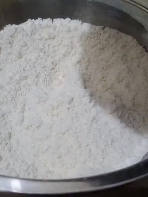 Gambar langkah 2 resipi Karipap Rangup.