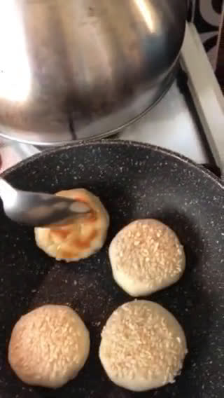 Foto langkah ke 8 dari resep Bakpia isi Sayur Sosis.