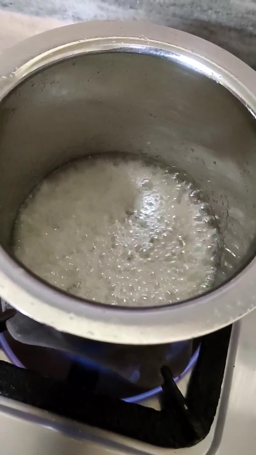 रबड़ी घेवर (rabdi ghevar recipe in Hindi) रेसिपी चरण 4 फोटो