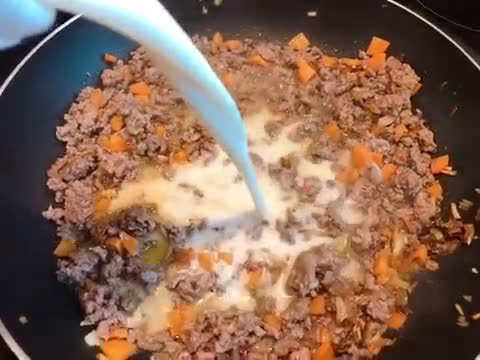A picture of step 5 of Spaghetti with Bolognese Meat Sauce.