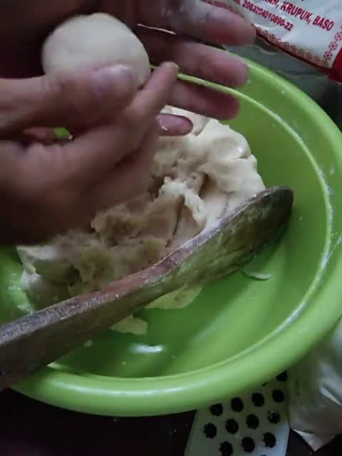 Foto langkah ke 4 dari resep Pempek Dos (Tanpa Ikan).