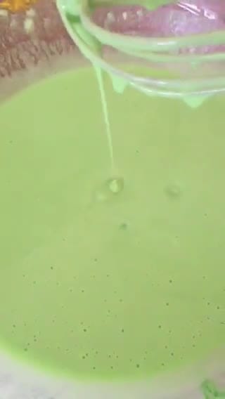 Foto langkah ke 2 dari resep Roti Jala Pandan.