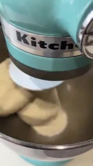 Foto del paso 5 de la receta: Coca de cebolla con bacon!