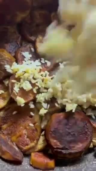 صورة لخطوة 1 من وصفة مقلوبة بصدور الدجاج