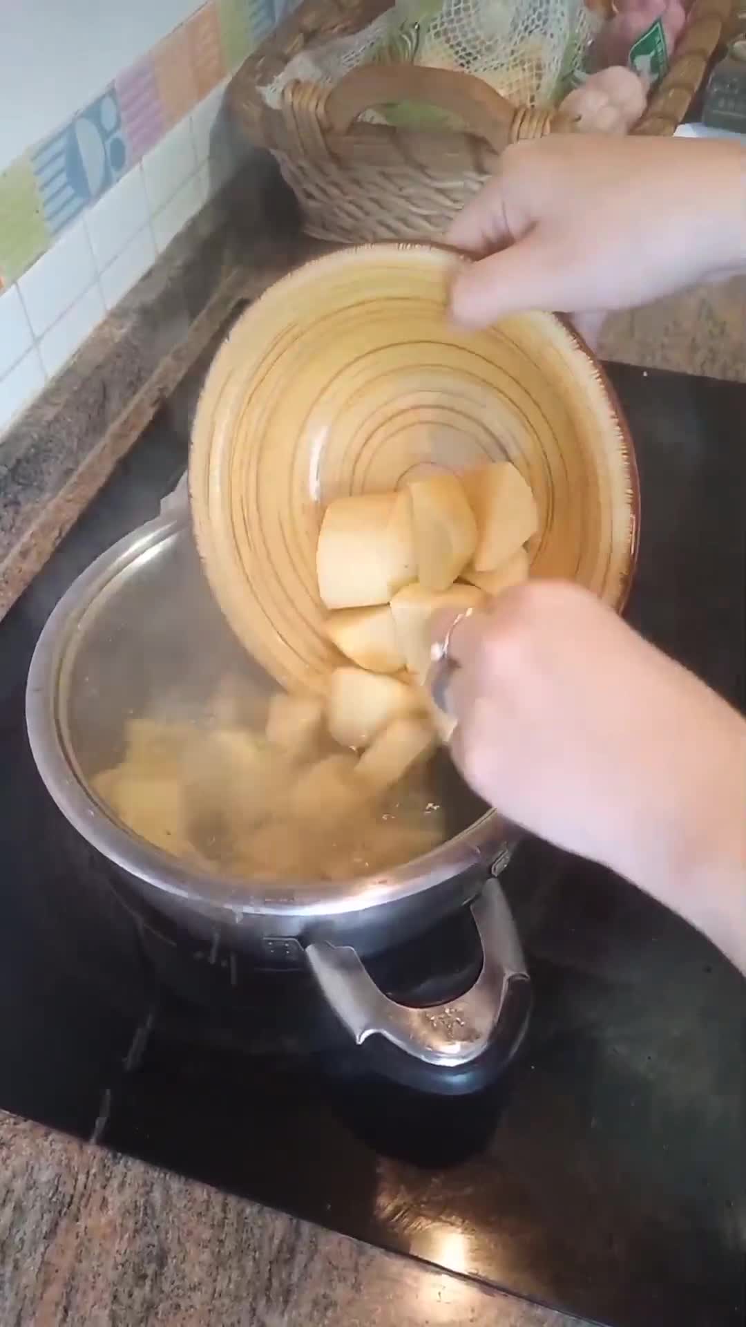 Foto del paso 1 de la receta: Pastel de brócoli relleno 🥦