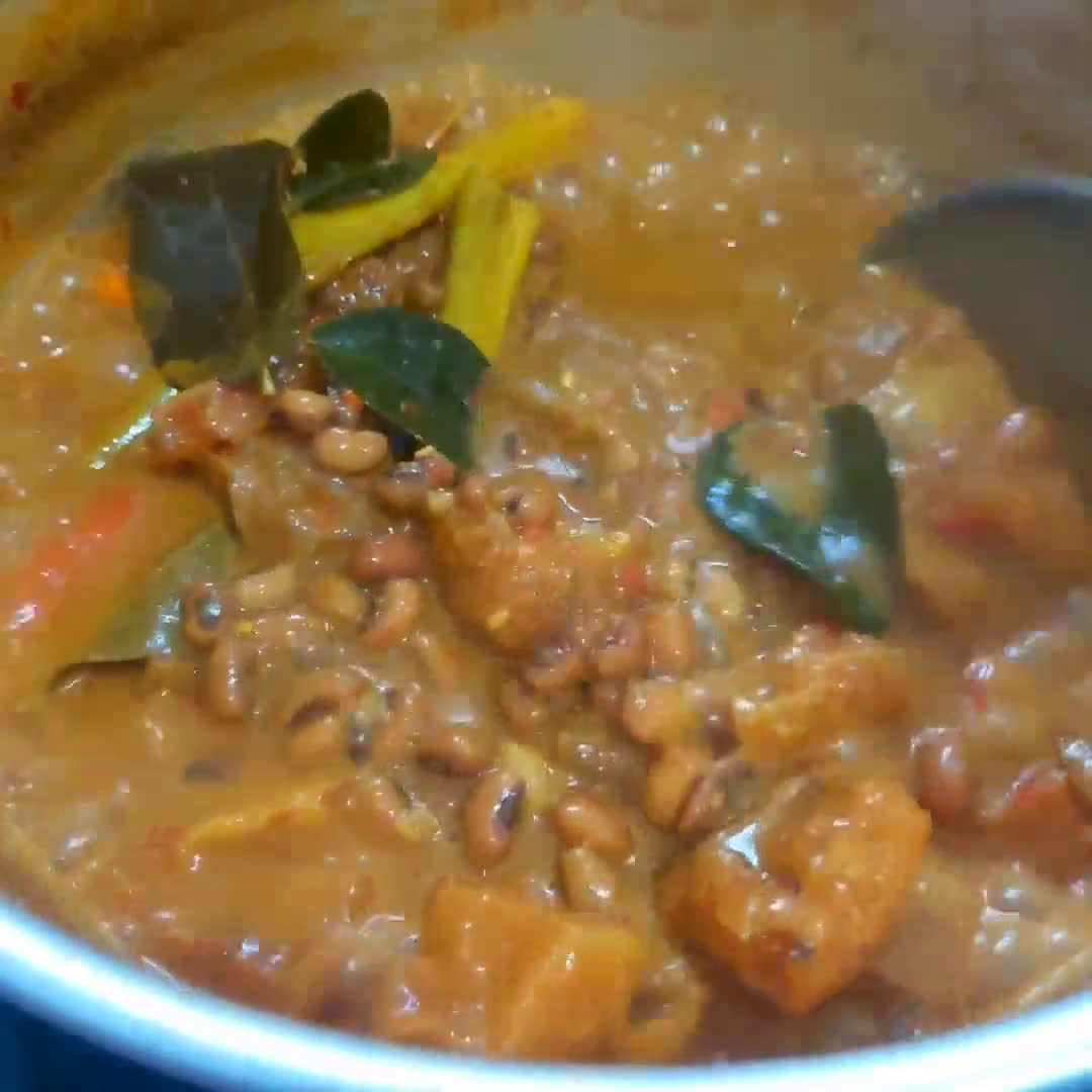 Foto langkah ke 6 dari resep Sayur Krecek dan Kacang Tolo.