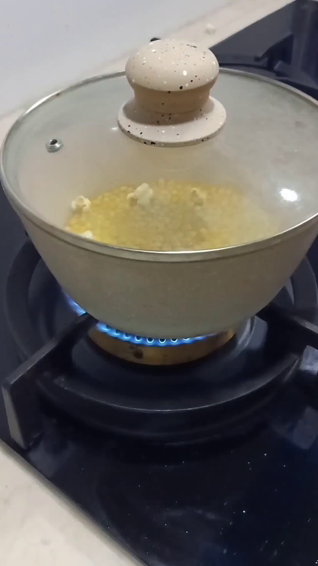 Foto langkah ke 2 dari resep Caramel Popcorn.