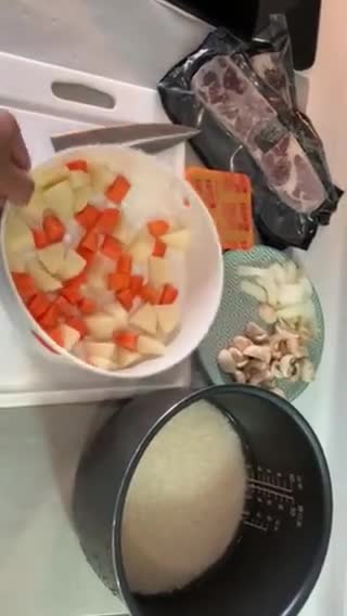 蜜蘋果香橙牛咖哩飯的食譜步驟1照片