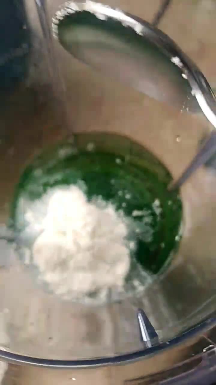 A picture of step 3 of Milky ice cream drink.